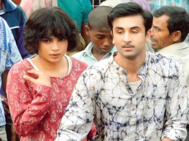 His bitter-sweet relationship with Shruti (Ileana) and Jhilmil (Priyanka) sets in motion a chain of events that turns his life upside down.