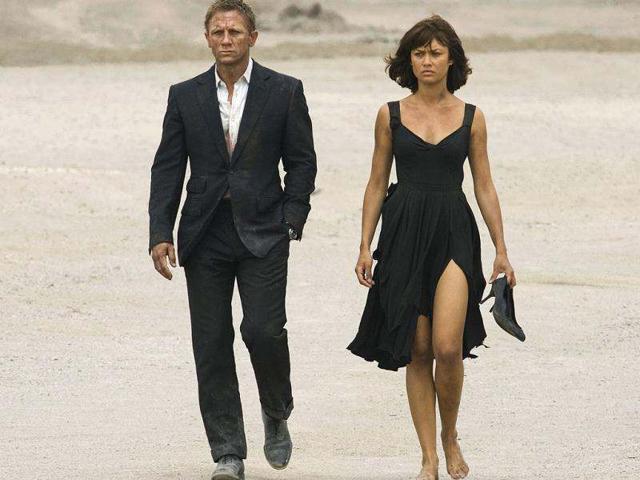 Olga KurylenkoRussian-Bolivian beauty Camille Montes (played by Olga Kurylenko) still looked elegant while roaming the desert with Daniel Craig as James Bond in Quantum of Solace.