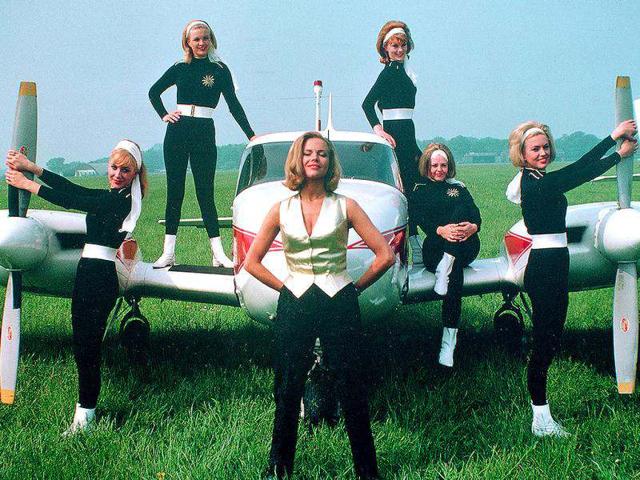 Honor BlackmanHonor Blackman, who played Pussy Galore in 1964's Goldfinger opposite Sean Connery, was 38 at the time of the picture -- making her the oldest actress ever to play a Bond girl.