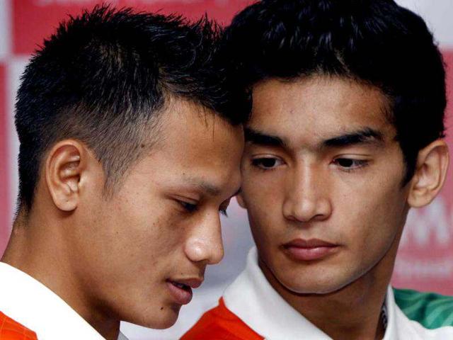 Boxers-Devendro-Singh-and-Shiva-Thapa-who-will-compete-in-2012-Olympic-Games-at-a-press-conference-in-New-Delhi-HT-photo-Mohd-Zakir Boxers-Devendro-Singh-and-Shiva-Thapa-who-will-compete-in-2012-Olympic-Games-at-a-press-conference-in-New-Delhi-HT-photo-Mohd-Zakir