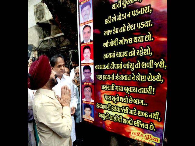 All India Anti-Terrorist Front President M S Bitta pays tribute to the victims of 13/7 serial blasts. PTI Photo/Santosh Hirlekar