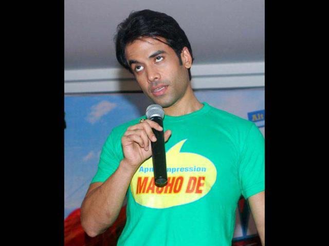 Tusshar Kapoor makes a funny face as he interacts with the media during the event. (UNI photo) Tusshar Kapoor makes a funny face as he interacts with the media during the event. (UNI photo)