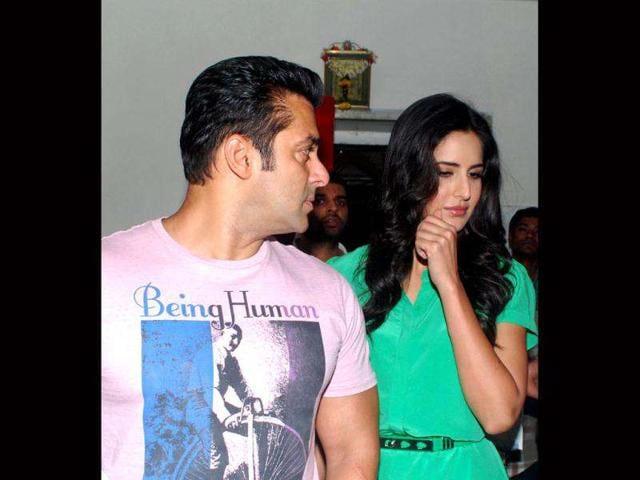Ex-flames-Salman-Khan-and-Katrina-Kaif-were-seen-sharing-some-cheeky-moments-during-the-promotion-of-Ek-Tha-Tiger-on-the-sets-of-Dance-India-Dance-Little-Champs-in-Mumbai Ex-flames-Salman-Khan-and-Katrina-Kaif-were-seen-sharing-some-cheeky-moments-during-the-promotion-of-Ek-Tha-Tiger-on-the-sets-of-Dance-India-Dance-Little-Champs-in-Mumbai