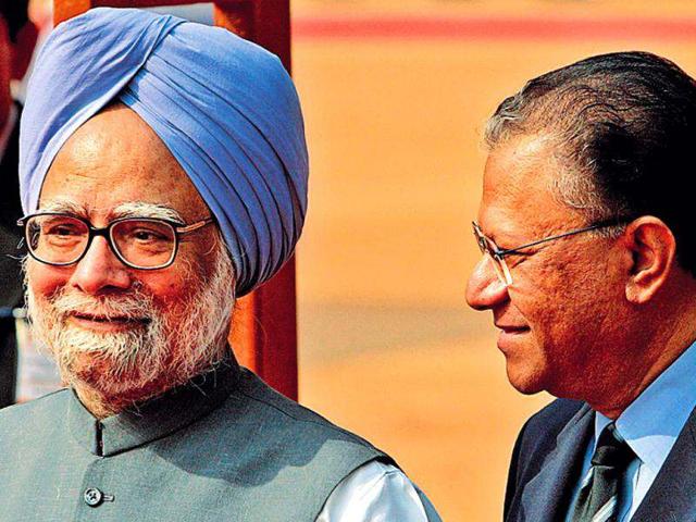 PM-Manmohan-Singh-with-his-Mauritian-counterpart-Navinchandra-Ramgoolam-Delhi-2005 PM-Manmohan-Singh-with-his-Mauritian-counterpart-Navinchandra-Ramgoolam-Delhi-2005