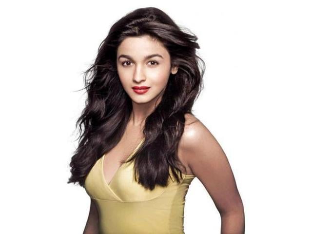 Alia-Bhatt-did-not-want-to-make-her-debut-with-dad-Mahesh-Bhatt-s-film