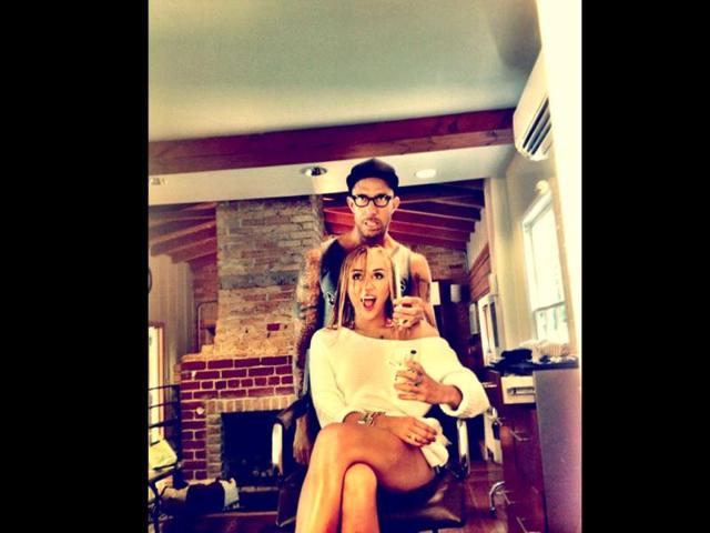 @MileyCyrus: "@ChrisMcMillan iiiisss hair."
