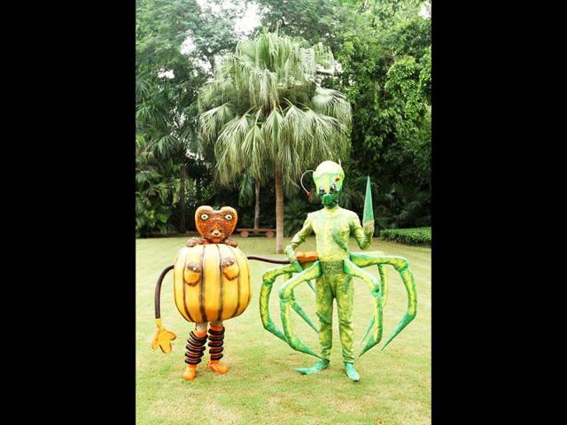 The aliens from Joker pose for the cameras.