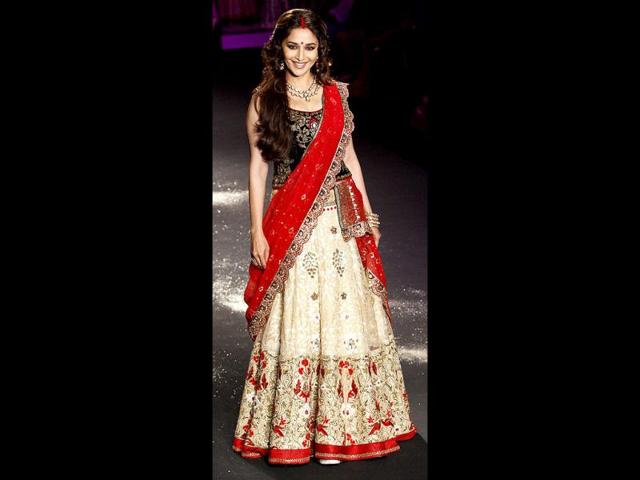 I Want To See Xxx Photo Of Video Madhuri Dixit - Bollywood glamour at Delhi Couture Week | Hindustan Times