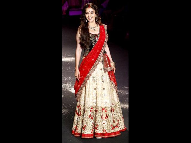 Madhuri Dixit turned showstopper for designer Anju Modi. Madhuri Dixit turned showstopper for designer Anju Modi.
