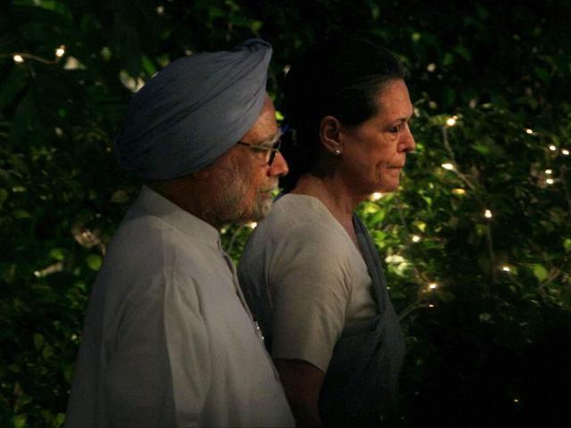 File photo of PM Manmohan Singh with Congress president Sonia Gandhi at an event in New Delhi.(PTI)