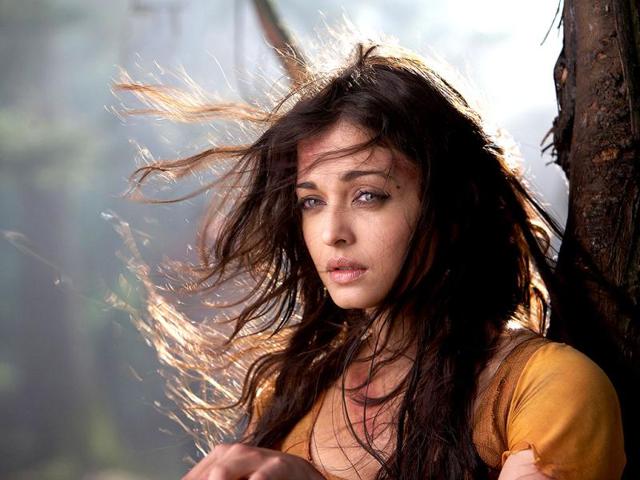 <p>Now that Aaradhya has turned one, mommy Aishwarya Rai Bachchan is all set for a comeback.</p>
