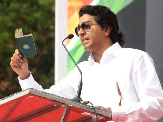 MNS leader Raj Thackeray along with his party workers held at protest rally agianst the government of Maharastra from Girgoan Chowpathy to Azad Maidan in Mumbai. (Hindustan Times/Anshuman Poyrekar)