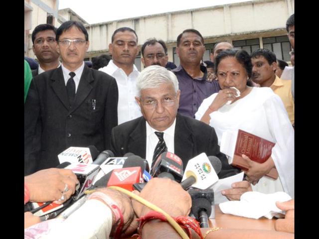 Relatives of those convicted in the Naroda-Patiya riots case are seen crying in Ahmedabad. HT/Mayur Bhatt
