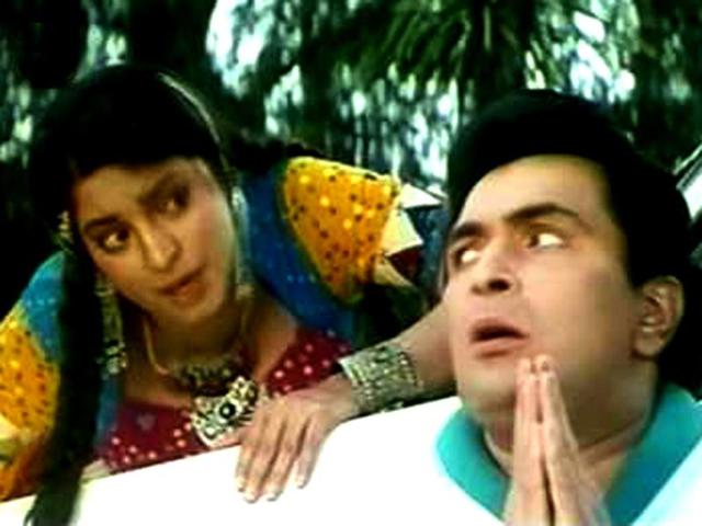 Bol Radha Bol (1992): Kishen Verma (Rishi Kapoor) is the only son of a rich businessman. He goes to a small village to explore setting of a new factory unit there. He meets a simple village girl named Radha (Juhi Chawla), and the two fall in love.