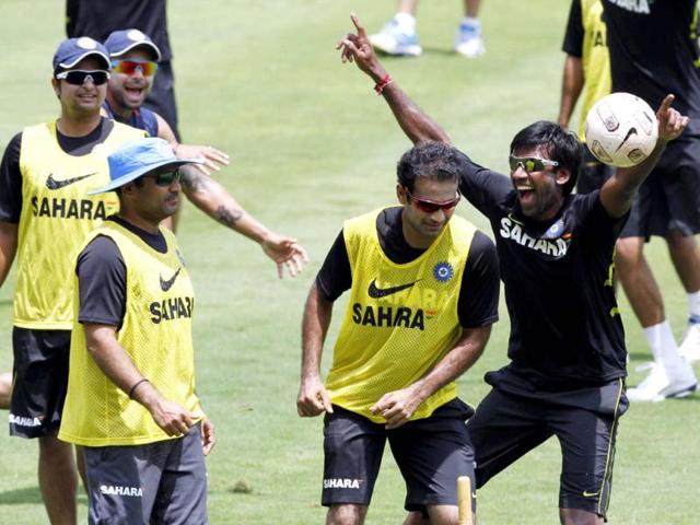 L Balaji, Irfan Pathan, Virender Sehwag, Suresh Raina and Virat Kohli during practice session ahead of T20 cricket match between India and New Zealand in Visakhapatnam. HT Photo/Ashok Nath Dey