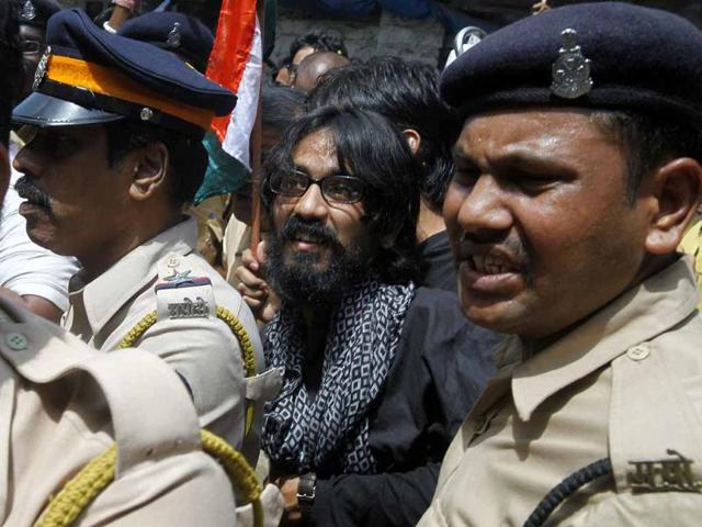 Cartoonist-Aseem-Trivedi-coming-out-of-Arthur-Road-Jail-in-Mumbai-HT-Photo-Kunal-Patil