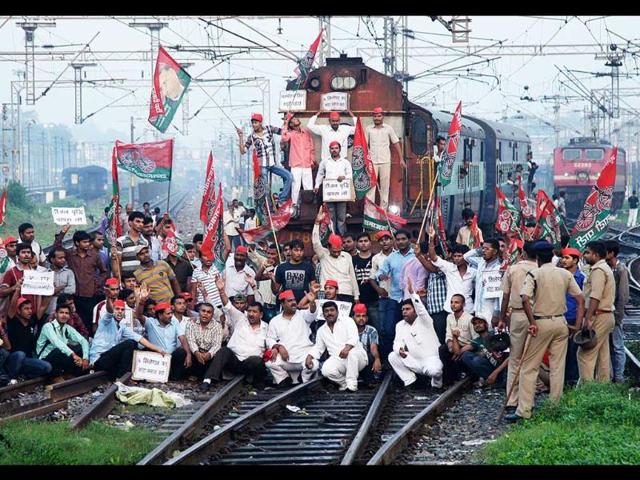 Image of Indian krantikari panting-QL899607-Picxy