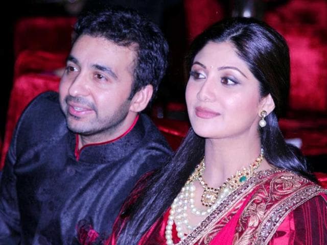 Jodhpur once again witnessed a high-profile marriage with some of the most prominent names from the world of Bollywood, sports, politics and business in attendance. Shilpa Shetty and Raj Kundra also made it to the do.