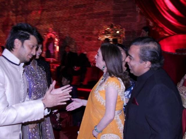 Riteish Deshmukh with Nita and Mukesh Ambani.