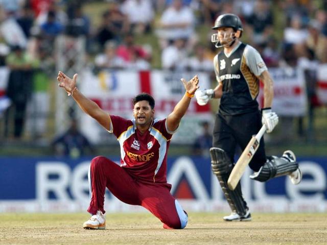 West Indies' Ravi Rampaul successfully appeals for the wicket of New Zealand's Rob Nicol (R) during their Twenty20 World Cup Super 8 cricket match in Pallekele. Reuters/Dinuka Liyanawatte