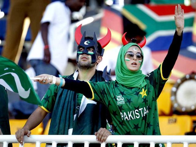 Pakistan's fans during the ICC T20 World Cup cricket match, Super 8 group between Australia and Pakistan at R Premadasa Stadium in Colombo, Sri Lanka . Photo: Ajay Aggarwal/Hindustan Times