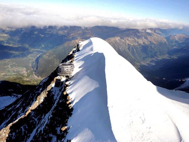 The new "Refuge du Gouter" (3.835 meters high -12,600 feet) at the Dome du Gouter (4.304 meters high, 14,120 feet) on the way to the summit of Mont-Blanc. AFP photo