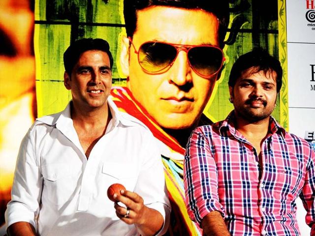 Khiladi Kumar poses with singer, co-star and music director Himesh Reshammiya.