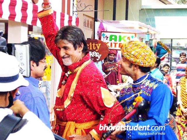 Amitabh Bachchan shoots for Navratan oil advertisement which appeared in 2009.