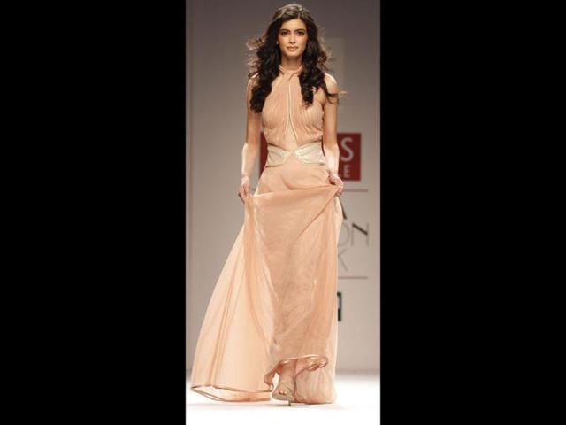 Cocktail star Diana Penty, too, looked elegant as she walked the ramp at WIFW. (Photo: Raj K Raj/ Hindustan Times)