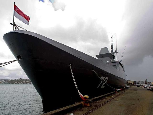 The Singaporean frigate RSS Stalwart is seen docked at Queens wharf after an event with Singapore's Prime Minister Lee Hsien Loong in Wellington. Lee Hsien Loong is on a three day visit to New Zealand. AFP PHOTO/MARTY MELVILLE