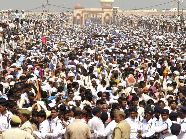 BSP supporters from UP and other states attended the BSP Sankalp Maharally at Ramabai Ambedkar ground, in Lucknow. HT/Ashok Dutta