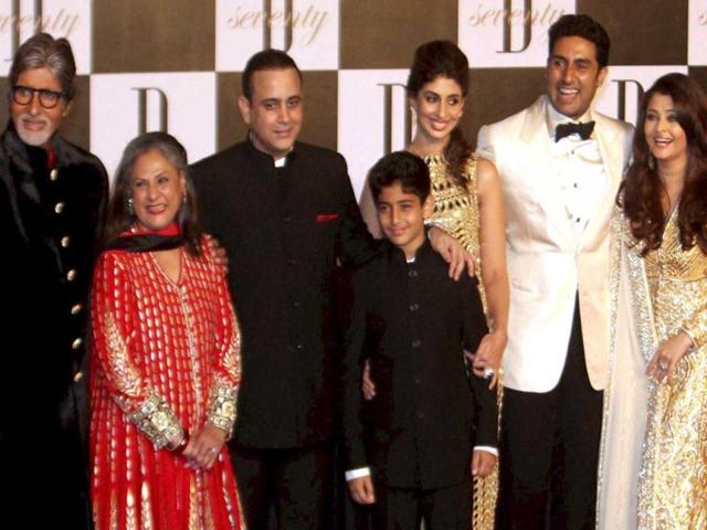 In this pic, (from left to right) Amitabh Bachchan, Jaya Bachchan, Nikhil Nanda, Shweta Nanda with son, Abhishek Bachchan and Aishwarya Rai Bachchan.