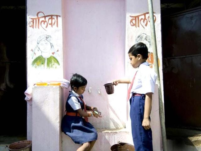 According to the Public Health Association, only 53% of the population wash hands with soap after defecation, 38% wash hands with soap before eating and only 30% wash hands with soap before preparing food. A schoolgirl washes her hands using the tippy tippy method at the middle school in Dehlot village in Rajasthan. Photo courtesy: Unicef
