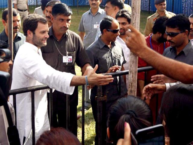 Rahul Gandhi interacts with students at Panjab University campus, in Chandigarh. HT Photo