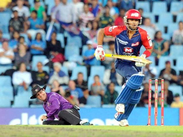 St-Stephen-s-college-principal-Valson-Thampu-felicitates-under-19-cricket-captain-Unmukt-Chand-on-Tuesday-Raj-k-Raj-HT-photo St-Stephen-s-college-principal-Valson-Thampu-felicitates-under-19-cricket-captain-Unmukt-Chand-on-Tuesday-Raj-k-Raj-HT-photo