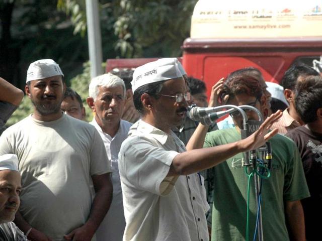 Activist-turned-politician Arvind Kejriwal addressing supporters during a protest at Jantar Mantar in New Delhi. UNI Photo