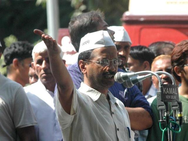 Activist-turned-politician Arvind Kejriwal addressing supporters during a protest at Jantar Mantar in New Delhi .UNI Photo