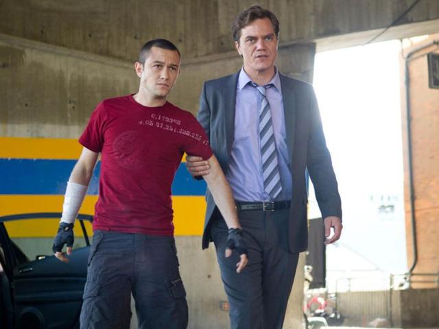 Michael Shannon plays the cop who chases Levitt.