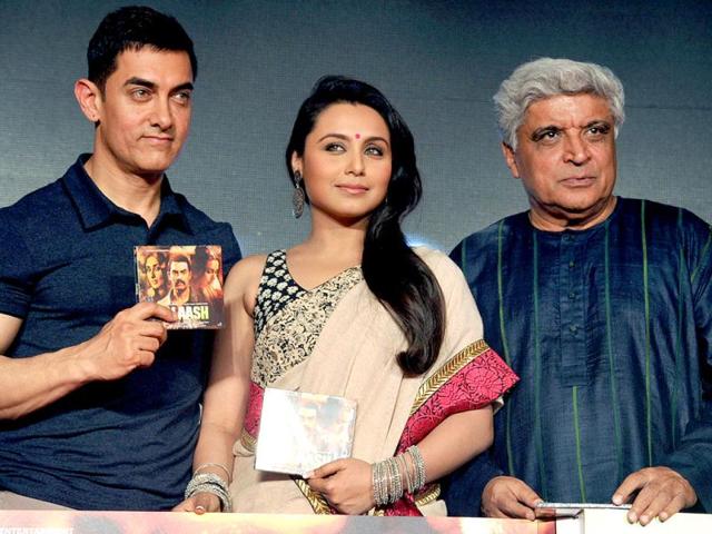 Bollywood actor Aamir Khan, actress Rani Mukerji and Javed Akhtar pose during the music launch for Talaash in Mumbai. (AFP)
