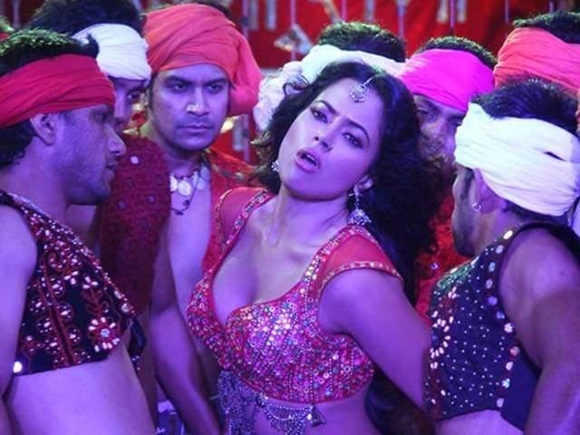 Sameera Reddy is seen in an item song in Chakravyuh.