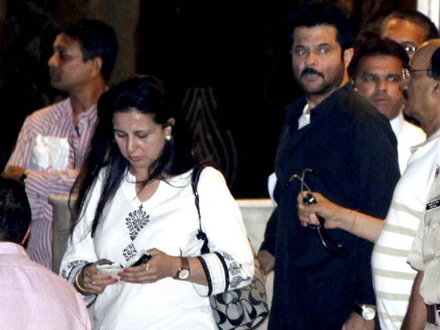 Actors like Poonam Dillon (in white) and Anil Kapoor too, were present to pay their regards to the lata filmmaker Yash Chopra.