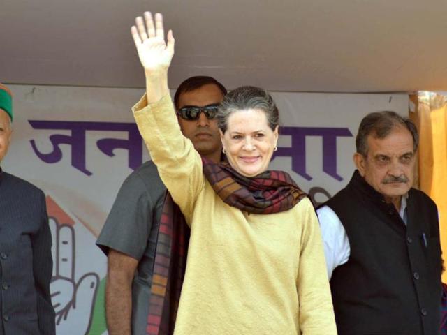 Congress president Sonia Gandhi during an election rally in Mandi, Himachal Pardesh. Assembly elections in Himachal Pradesh are scheduled to be held on November 04.(Birbal Sharma /Hindustan Times)
