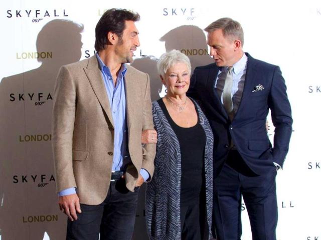Two Men And A Lady: (L-R) Skyfall stars Javier Bardem, Dame Judi Dench and Daniel Craig pose at the Skyfall photocall.