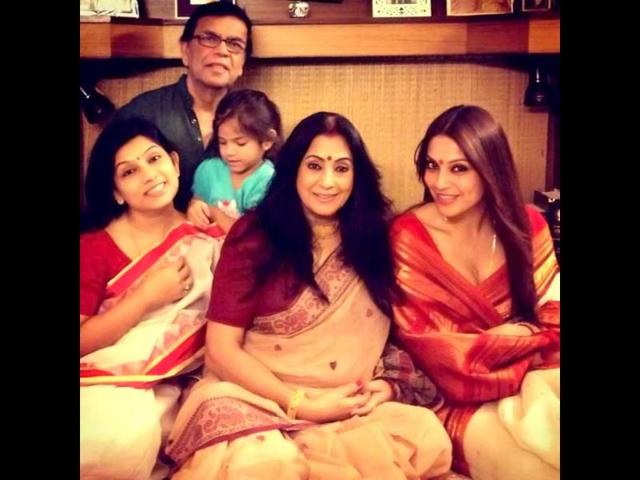 Bipasha Basu poses with her family.