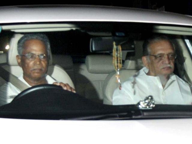 Gulzar at Yash Chopra's Chautha ceremony.