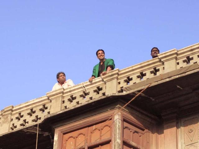Akshay Kumar wrote on microblogging site Twitter, ‘Shooting #LikeABoss in good ol’ Dilli for the first schedule of #Boss. The place, my hometown itself makes it a special film for me. Do send in your good wishes, need your love and luck always :).”
