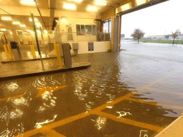 Flooding begins to inundate a parking garage ahead of Hurricane Sandy in Atlantic City, New Jersey. AFP photo