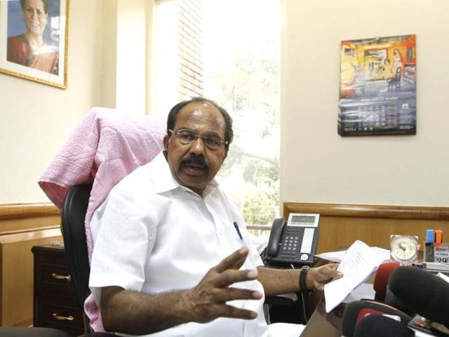 <p>In a shocking revelation on import lobbies, union oil minister M Veerappa Moily on Friday said that he was faced with pressure from oil and gas exploration lobbies who were adamantly obstructing the decision making process.</p>