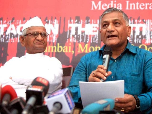 Anna Hazare and former Army chief Gen VK Singh address a press meet in Mumbai. PTI/Shashank Parade