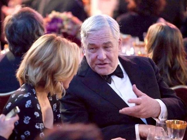 Former media baron Conrad Black speaks with actress Kim Cattrall (L) at the Scotiabank Giller Prize at the Ritz-Carlton in Toronto. Reuters photo